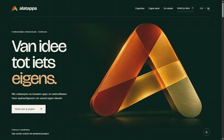 Alatapps: het koperen A-merk, donkergroen en grote typografie samen op de website.